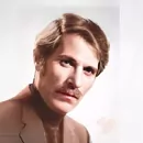 مهرداد اوستا